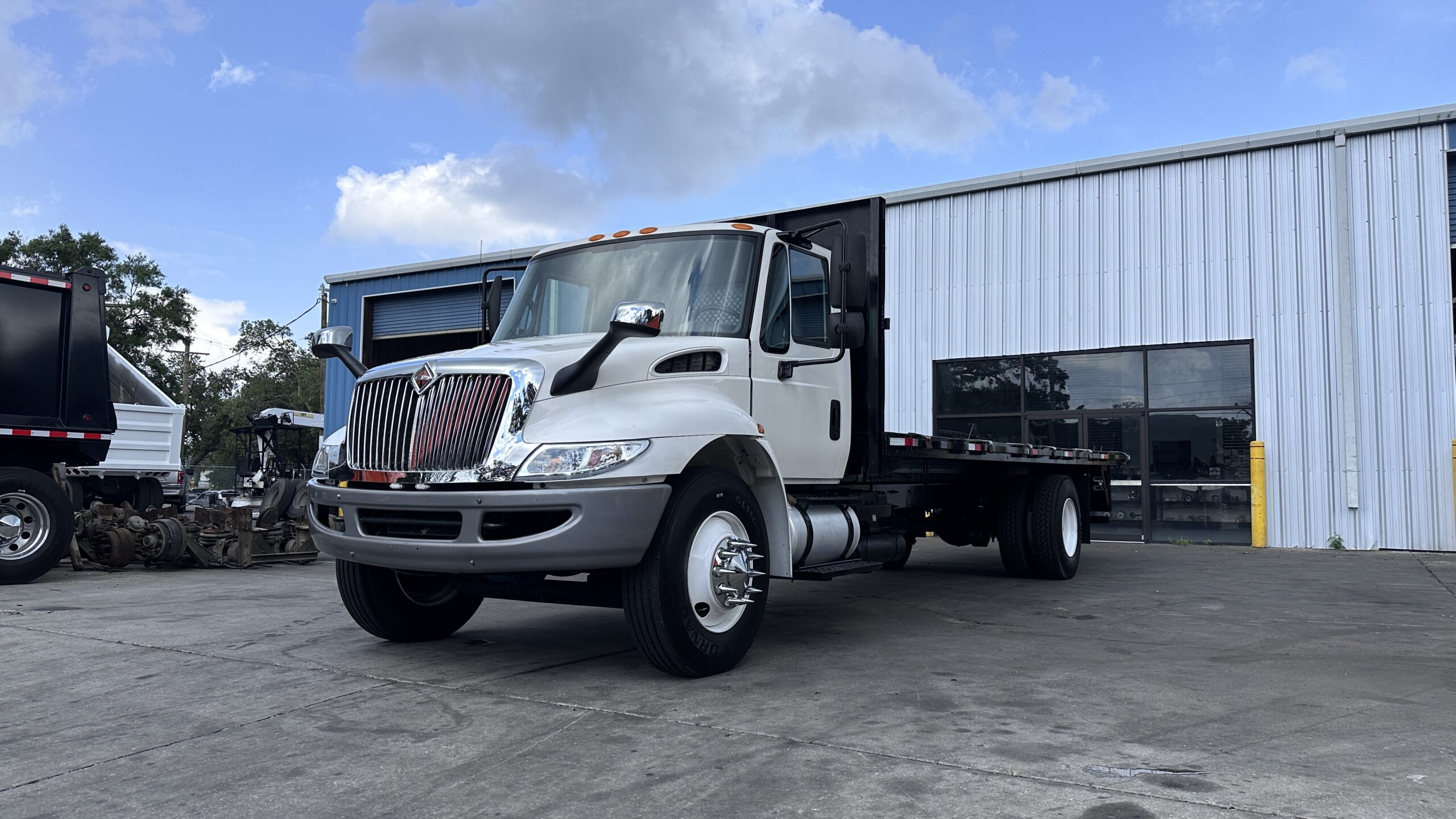 2006 INTERNATIONAL 4300 FLATBED FOR SALE intelligence overview